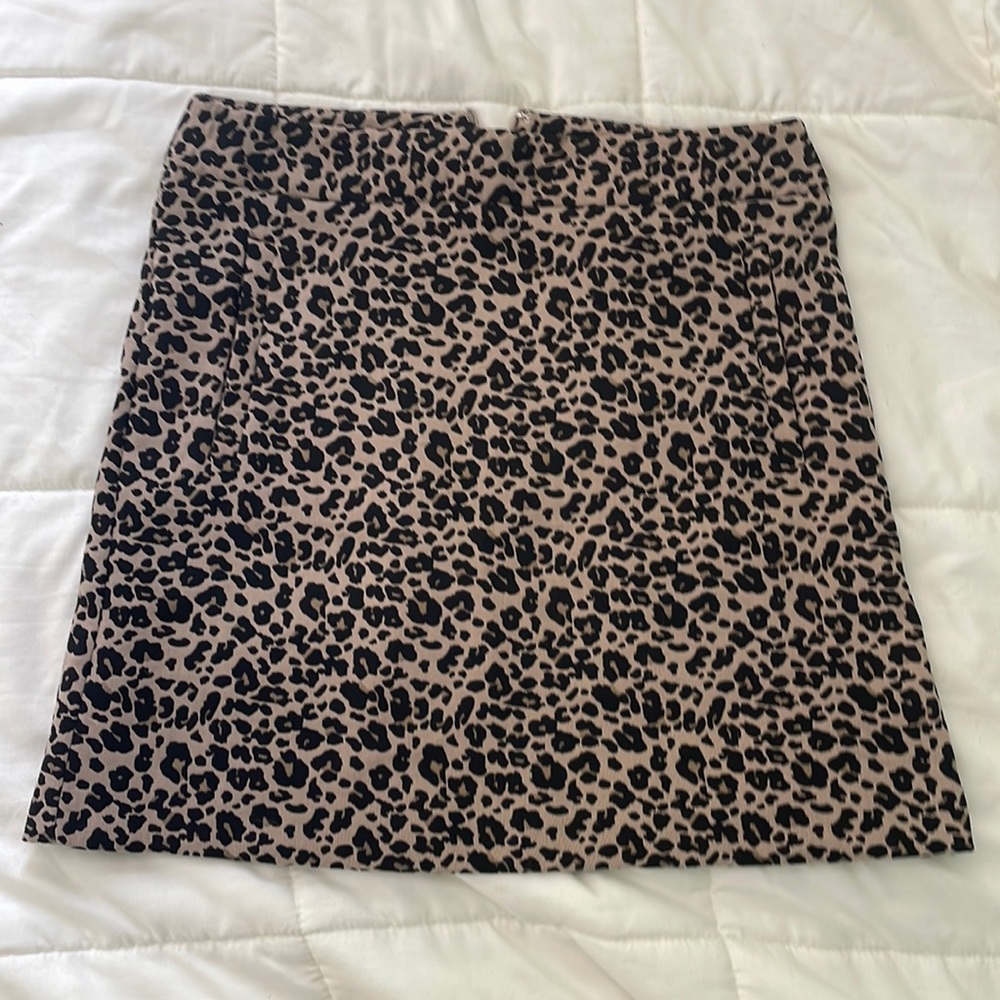 LOFT NEVER WORN SKIRT